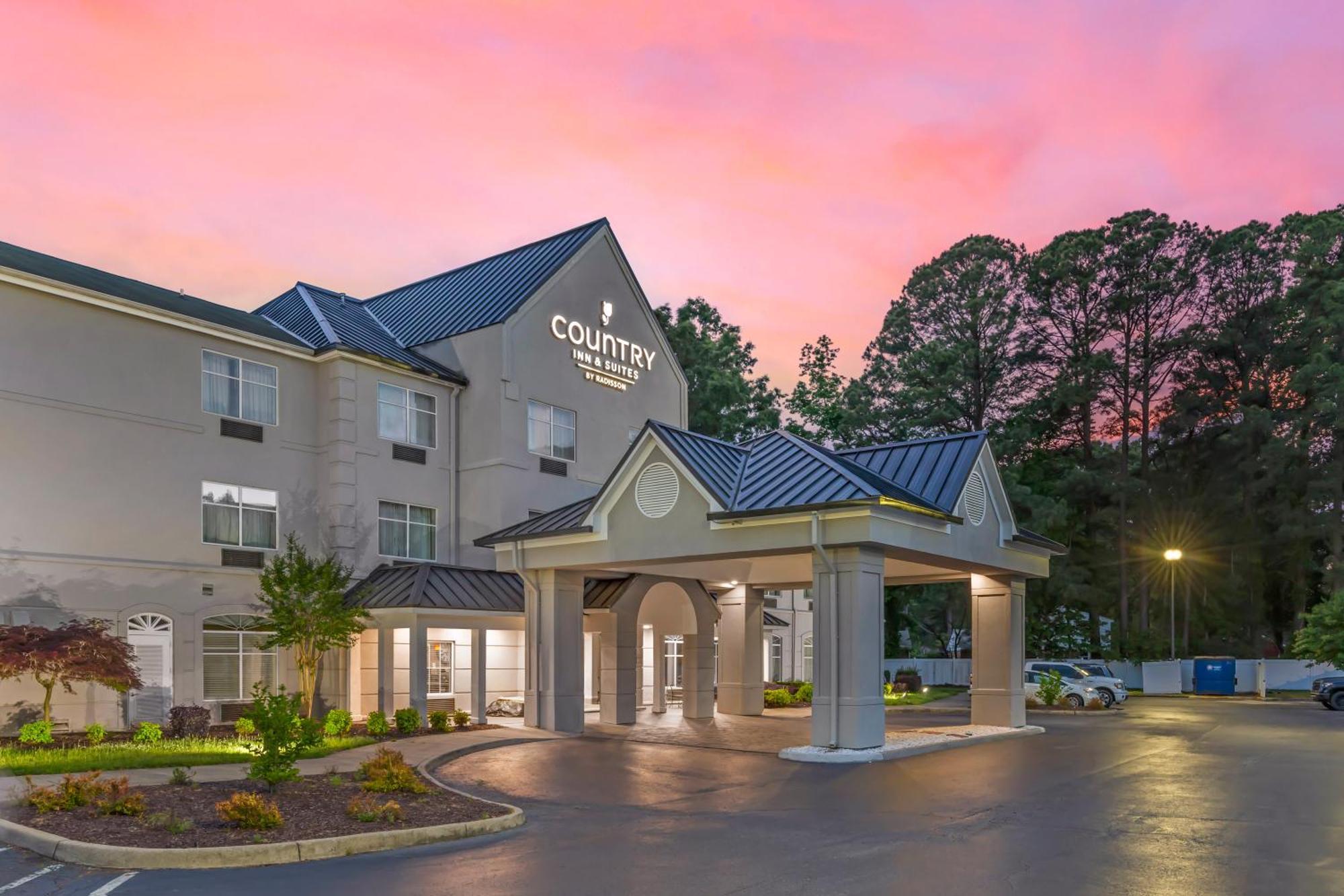 Country Inn & Suites By Radisson, Newport News South, Va ภายนอก รูปภาพ